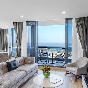 Meriton Southport Hotel